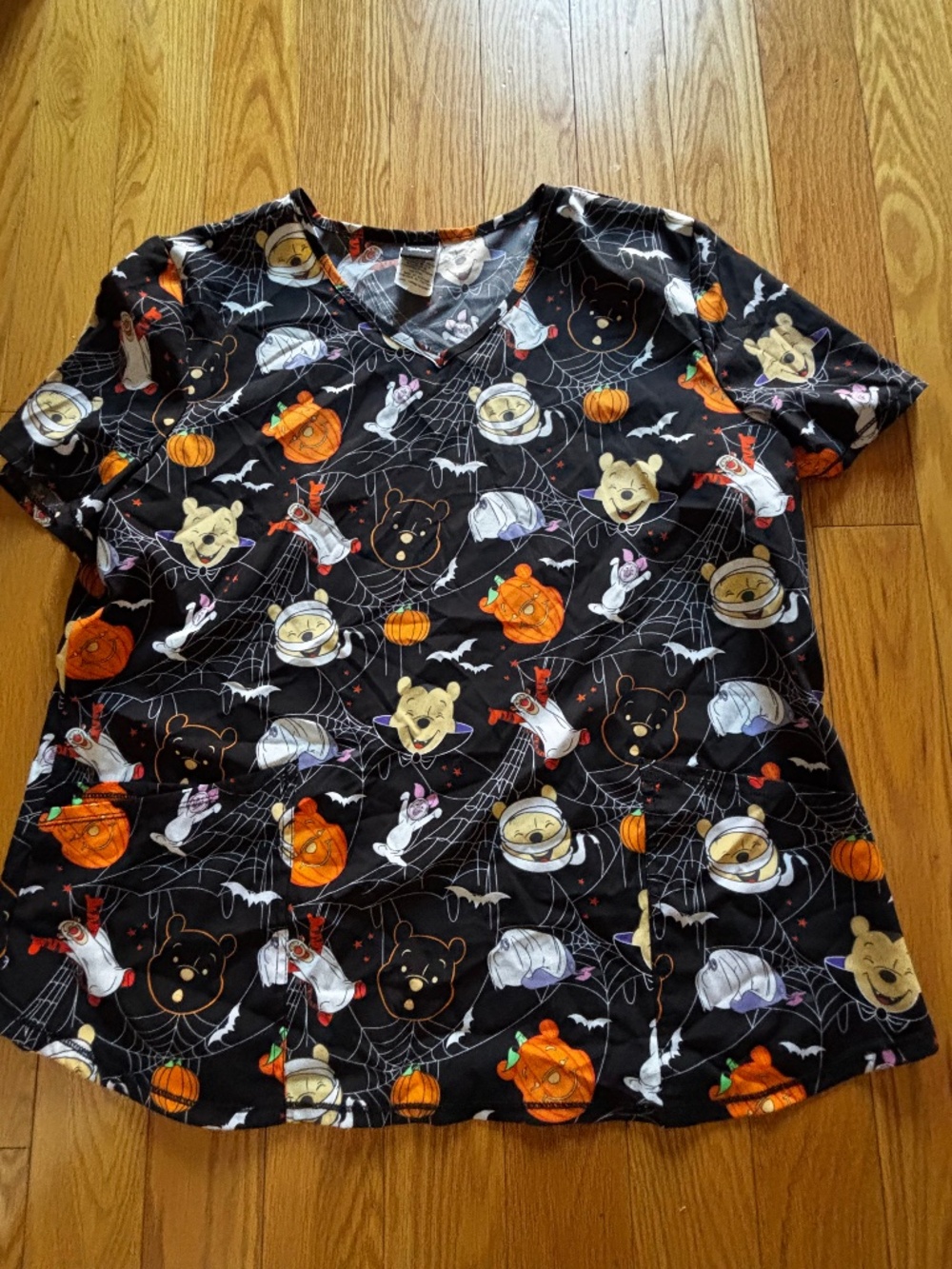 Disney Winnie the Pooh Halloween Scrub Top Size XL